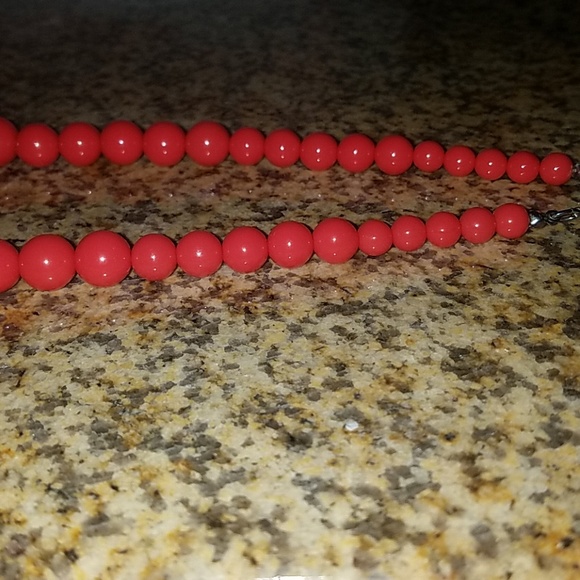 Authentic 1950's Orange Graduating Pearl Bead Necklace w Lobster Claw Closure - Picture 8 of 8